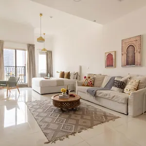 Frank Porter - Canal Apartment Dubai